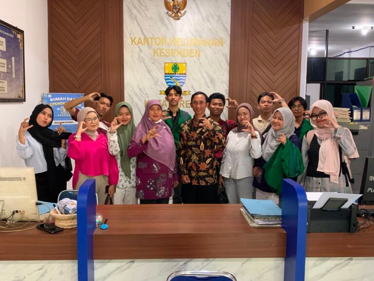Mahasiswa KKN UIN Siber Syekh Nurjati Cirebon Jalin Silaturahmi Awal dengan Kelurahan Kesenden